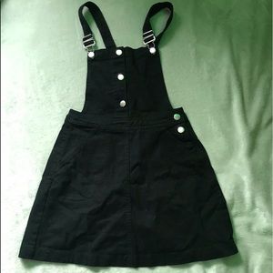Black overall skirt